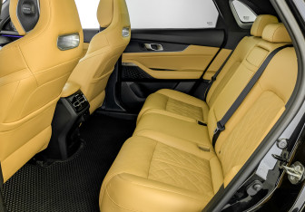 Подержанный автомобиль Changan UNI-K 2024 года (12 фото)