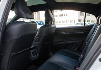 Новый Toyota Camry Sedan 2024 (10 фото)