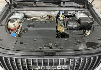 Подержанный автомобиль Jaecoo J7 2023 года (18 фото)