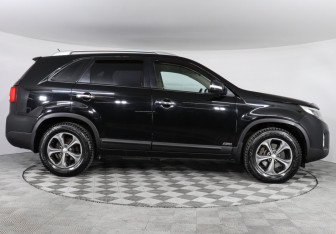 Подержанный автомобиль Kia Sorento 2013 года (4 фото)