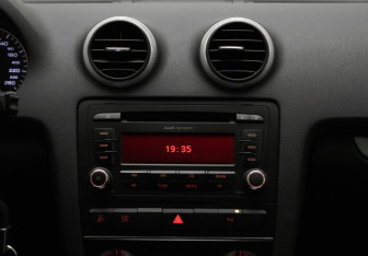 Подержанный автомобиль Audi A3 Hatchback 2009 года (19 фото)