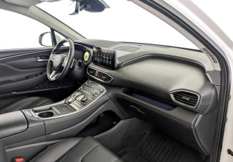 Подержанный автомобиль Hyundai Santa Fe 2022 года (11 фото)