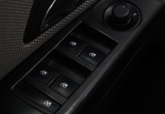Подержанный автомобиль Chevrolet Cruze Sedan 2011 года (15 фото)