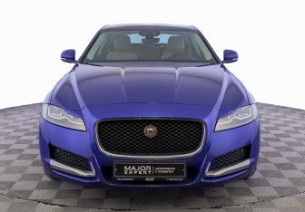 Подержанный автомобиль Jaguar XF Sedan 2019 года (2 фото)