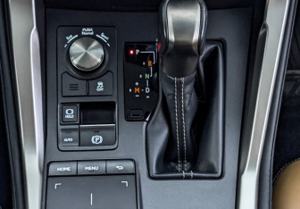 Подержанный автомобиль Lexus NX 2018 года (30 фото)