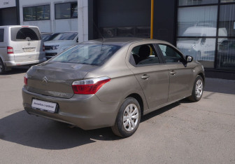 Подержанный автомобиль Citroen C-Elysee 2013 года (5 фото)