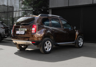 Подержанный автомобиль Renault Duster 2013 года (4 фото)
