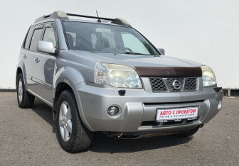 Подержанный автомобиль Nissan X-Trail 2005 года (3 фото)