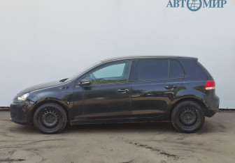 Подержанный автомобиль Volkswagen Golf Hatchback 2012 года (8 фото)