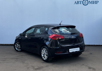Подержанный автомобиль Kia Ceed Hatchback 2016 года (7 фото)