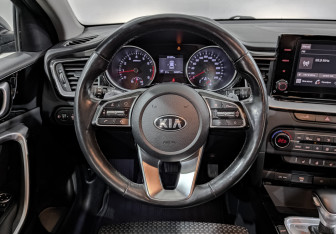 Подержанный автомобиль Kia Ceed Hatchback 2021 года (22 фото)
