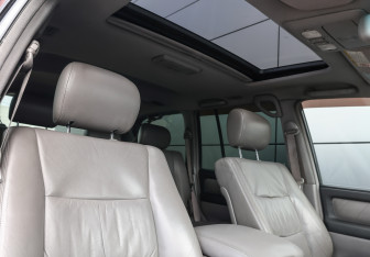 Подержанный автомобиль Toyota Land Cruiser Suv 2007 года (11 фото)