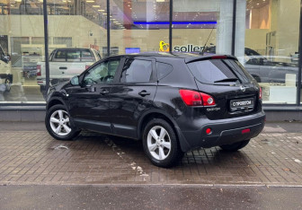 Подержанный автомобиль Nissan Qashqai 2008 года (6 фото)