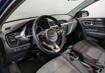 Подержанный автомобиль Kia Rio Hatchback 2021 года (14 фото)
