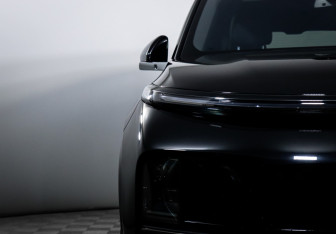 Подержанный автомобиль LiXiang L9 2024 года (18 фото)