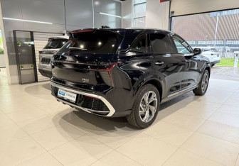 Новый Hongqi HS3 2025 (4 фото)