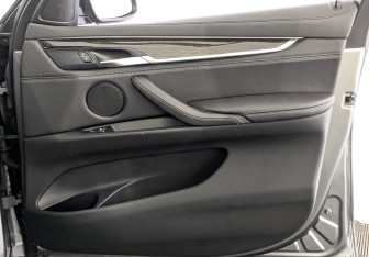 Подержанный автомобиль BMW X6 2019 года (25 фото)