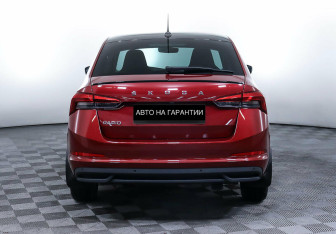 Подержанный автомобиль Skoda Rapid Liftback 2021 года (6 фото)