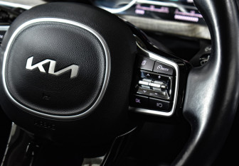 Подержанный автомобиль Kia Sorento 2023 года (18 фото)