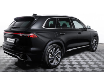 Подержанный автомобиль Geely Monjaro 2023 года (5 фото)