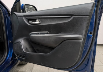 Подержанный автомобиль Kia Rio Hatchback 2021 года (24 фото)