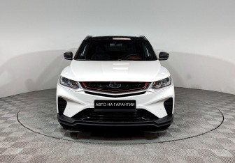 Подержанный автомобиль Geely Coolray 2022 года (2 фото)