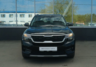 Подержанный автомобиль Kia Seltos 2021 года (2 фото)