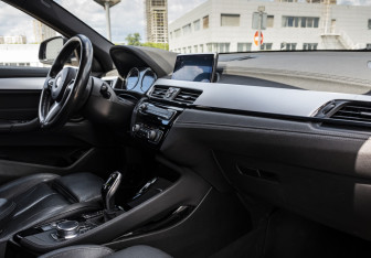 Подержанный автомобиль BMW X2 2018 года (15 фото)