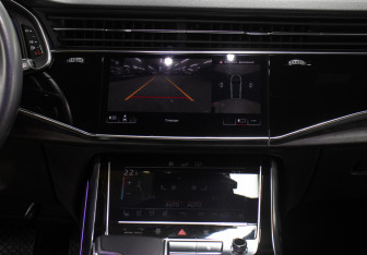 Подержанный автомобиль Audi Q8 2019 года (15 фото)