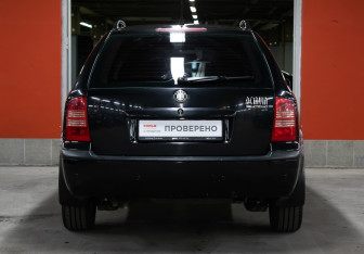 Подержанный автомобиль Skoda Octavia Wagon 2009 года (6 фото)