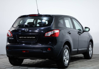 Подержанный автомобиль Nissan Qashqai 2013 года (6 фото)