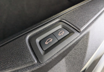 Подержанный автомобиль BMW X7 2024 года (12 фото)