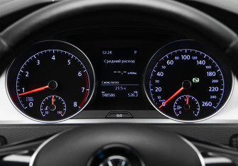 Подержанный автомобиль Volkswagen Golf Hatchback 2013 года (11 фото)