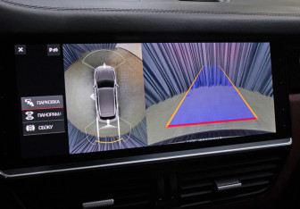 Подержанный автомобиль Porsche Cayenne 2018 года (17 фото)