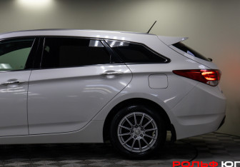 Подержанный автомобиль Hyundai i40 Wagon 2017 года (23 фото)