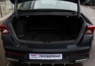 Подержанный автомобиль Kia K5 2021 года (9 фото)