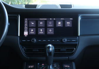 Подержанный автомобиль Porsche Macan 2019 года (20 фото)