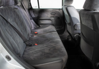 Подержанный автомобиль Honda CR-V 2004 года (10 фото)