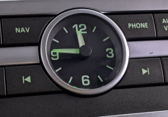 Подержанный автомобиль Land Rover Discovery 2015 года (27 фото)