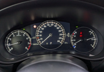 Подержанный автомобиль Mazda CX-30 2021 года (13 фото)