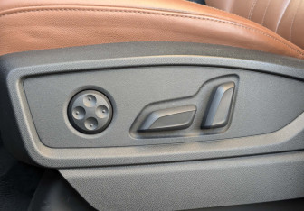 Подержанный автомобиль Audi Q5 2021 года (19 фото)