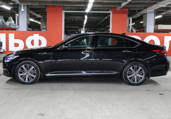 Подержанный автомобиль Genesis G80 2019 года (8 фото)