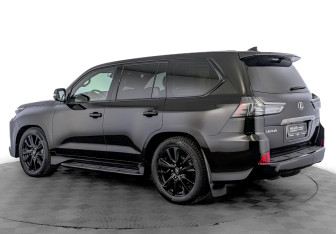 Подержанный автомобиль Lexus LX 2018 года (7 фото)