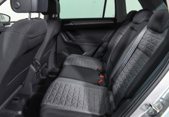 Подержанный автомобиль Volkswagen Tiguan 2021 года (17 фото)