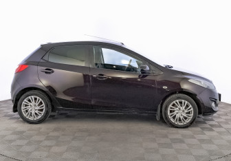 Подержанный автомобиль Mazda 2 Hatchback 2012 года (4 фото)