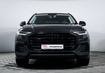 Подержанный автомобиль Audi Q8 2021 года (2 фото)