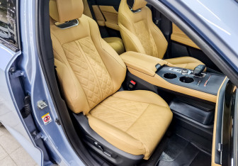 Подержанный автомобиль Changan UNI-K 2023 года (24 фото)