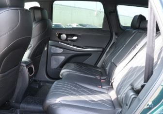 Подержанный автомобиль Exeed VX 2024 года (10 фото)