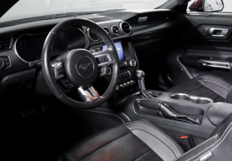 Подержанный автомобиль Ford Mustang Coupe 2017 года (14 фото)