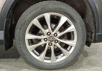 Подержанный автомобиль Toyota RAV4 2019 года (18 фото)